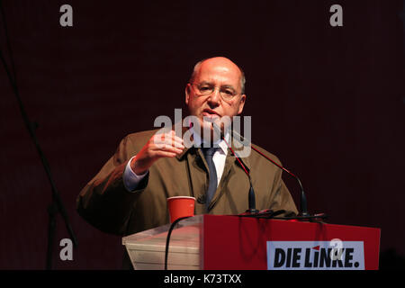 München, Deutschland. 13 Sep, 2017. Ehemalige opposition Gregor Gysi sprach über viele Dinge in München während der Kampagne. Credit: Alexander Pohl/Pacific Press/Alamy leben Nachrichten Stockfoto