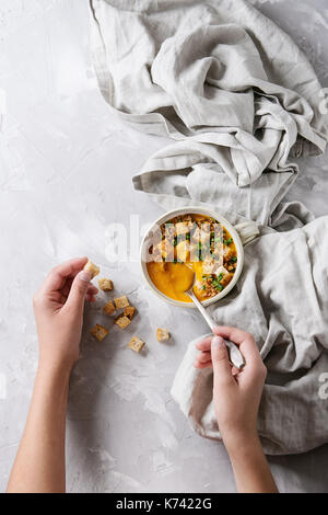 Kürbis Karotten Suppe Stockfoto