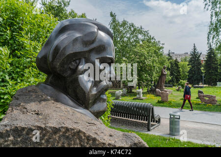 Statuen der sowjetische Führer Lenin im Muzeon Park der Künste, der früher den Park der gefallenen Helden oder gefallene Monument Park in Moskau aufgerufen Stockfoto
