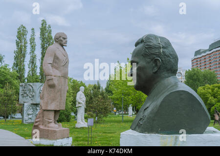 Statuen der sowjetischen Führer im Muzeon Park der Künste, der früher den Park der gefallenen Helden oder gefallene Monument Park in Moskau aufgerufen Stockfoto