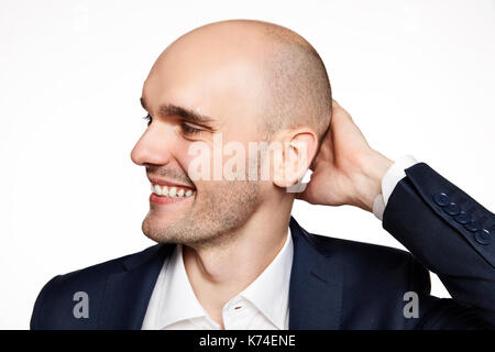 Seitenansicht der junge Mann in Anzug. Stockfoto