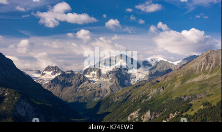 LA SAGE, SCHWEIZ - Pigne d'Arolla Berg (3.796 m 12,454 ft) in den Walliser Alpen, Kanton Wallis, Schweizer Alpen. Stockfoto