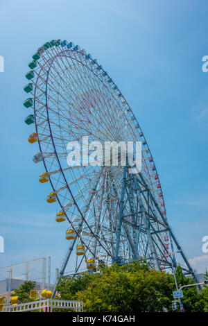 OSAKA, Japan - 18. JULI 2017:: Tempozan Riesenrad in Osaka, Japan. Es ist in: Tempozan Harbour Village, neben Osaka Aquarium Kaiyukan Stockfoto