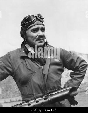 Capt Clark Gable, US-amerikanischer Schauspieler und US Army Air Corps gunner mit den 351 Bombe in England gegründete Gruppe, flog fünf Missionen über deutsch besetzten Ziele in Europa, England, 1943. Stockfoto