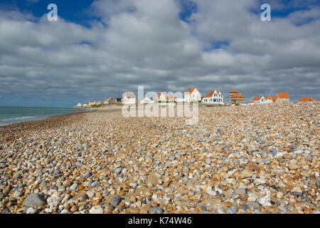 Boulogne-sur-Mer (Frankreich): Pebble Beach und Dorf entlang der Côte d'Opale" Küste Stockfoto