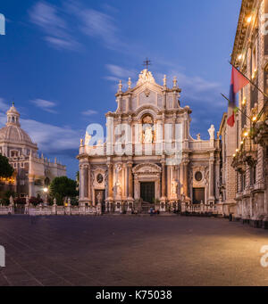 Piazza del Duomo, Kathedrale von Sant' Agata, Abenddämmerung, Catania, Sizilien, Italien Stockfoto