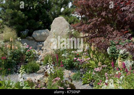 Die Oregon Garten, einem Felsvorsprung Garten, an der RHS Hampton Court Palace Flower Show, London Stockfoto