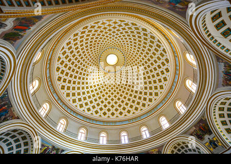 Das Innere der Rotunda von Mosta Mosta Dome oder in der Stadt von Mosta auf der Mittelmeerinsel Malta Stockfoto