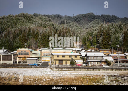 Nagano, Japan - Dec 29, 2015. Ein Dorf im Winter in Nagano, Japan. Präfektur Nagano (Nagano-ken) ist ein Binnenstaat in der Präfektur von Japan entfernt Stockfoto