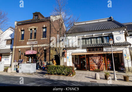 Nagano, Japan - Dec 29, 2015. Alte Häuser in der Innenstadt in Nagano, Japan. Nagano entwickelt als Tempel der Stadt um Zenkoji, einer von Japan die meisten kleinen Baue Stockfoto