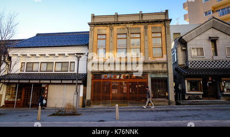 Nagano, Japan - Dec 29, 2015. Holz- Gebäuden in der Innenstadt in Nagano, Japan. Nagano entwickelt als Tempel der Stadt um Zenkoji, einer von Japans beliebtesten Stockfoto