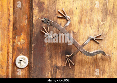 Lizard Griff einer Tür Stockfoto