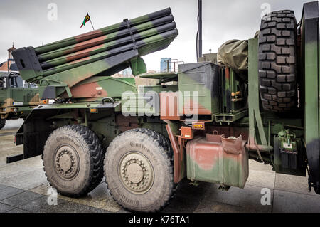 Moderne polnische selbstfahrende WR-40 Langusta verwendet mehrere Produkteinführung Rakete System durch die Streitkräfte der Republik Polen - Warschau, Polen. Stockfoto