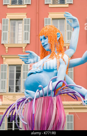 Nizza - 21. Februar: Karneval von Nizza am 21. Februar 2010 in der Französischen Riviera. Dies ist die wichtigste winter Event der Riviera. 2010 Thema ist die "Blaue Stockfoto