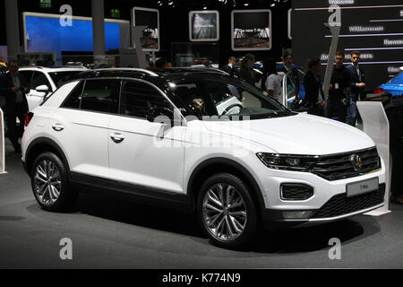 Frankfurt, Deutschland. 13 Sep, 2017. VW T-Roc auf dem Display während der Frankfurter Automobilausstellung IAA 2017 in Frankfurt am Main, Deutschland Am 13. September 2017. Credit: Maik Boenisch/Pacific Press/Alamy leben Nachrichten Stockfoto