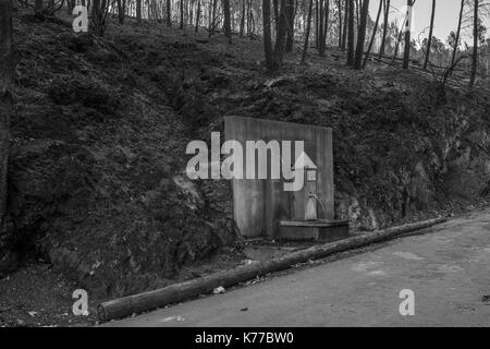 Die nach pedrogao Grande riesige Feuer Portugal, einem Park außerhalb Vila Facaia Dorf, das vollkommen verbrannt war, war dies eine berühmte Stop für eine Familie das Mittagessen Stockfoto