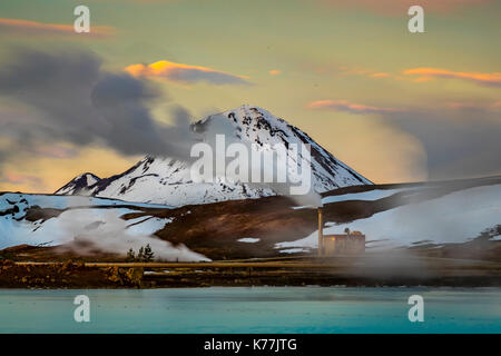 Der Blaue See Myvatn in der Dämmerung Stockfoto