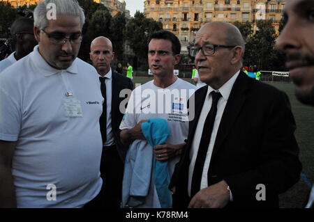 Vielzahl club trifft französische Armee Fußballmannschaft für eine Nächstenliebe übereinstimmen, Paris, Frankreich Stockfoto