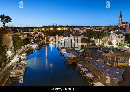 Die Stadt Nérac und der Fluss Petite Baïse in der Region Dordogne im Südwesten Frankreichs. Stockfoto