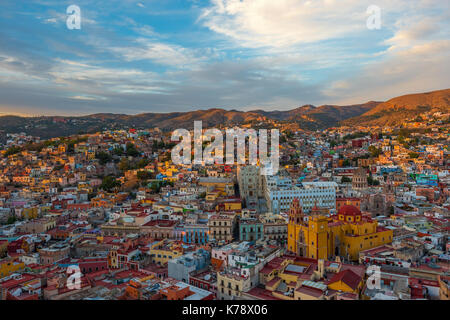 Stadtbild der Stadt Guanajuato bei Sonnenuntergang, Mexiko. Stockfoto