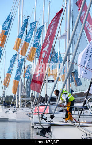 Southampton, Großbritannien. 15 Sep, 2017. Last minute prpearations am Eröffnungstag auf der Southampton Boat Show. Credit: Expo Foto/Alamy leben Nachrichten Stockfoto