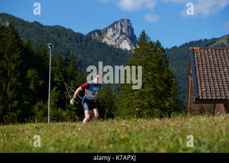 Ruhpolding, Deutschland. 15 Sep, 2017. Lucas Fratzscher an der Deutschen BIATHLON MEISTERSCHAFT 2017 Langlaufen Eislaufen Wettkampf, Speziallanglauf FT 10 km Männer Credit: Marcel Laponder/Alamy leben Nachrichten Stockfoto