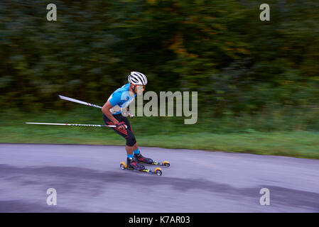 Ruhpolding, Deutschland. 15 Sep, 2017. DEUTSCHE biathlon Meisterschaft 2017 Langlaufen Eislaufen Wettkampf, Speziallanglauf FT 10 km Männer Credit: Marcel Laponder/Alamy leben Nachrichten Stockfoto