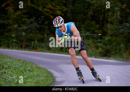 Ruhpolding, Deutschland. 15 Sep, 2017. DEUTSCHE biathlon Meisterschaft 2017 Langlaufen Eislaufen Wettkampf, Speziallanglauf FT 10 km Männer Credit: Marcel Laponder/Alamy leben Nachrichten Stockfoto