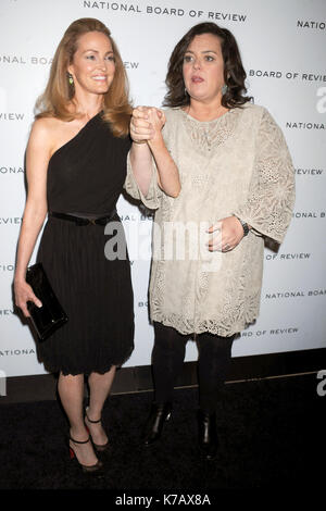 Michelle Umläufe und Rosie O'Donnell an der 2011 National Board of Review Award Gala in Cipriani 42nd Street am 10. Januar 2012 in New York City Credit: Dennis Van Tine/MediaPunch Stockfoto