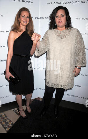 Michelle Umläufe und Rosie O'Donnell an der 2011 National Board of Review Award Gala in Cipriani 42nd Street am 10. Januar 2012 in New York City Credit: Dennis Van Tine/MediaPunch Stockfoto