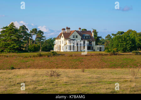 Tranmer House Sutton Hoo, Blick auf das Tranmer House, das ehemalige Haus von Edith Pretty und Stätte bedeutender archäologischer Entdeckungen der angelsächsischen Bevölkerung, Suffolk Stockfoto