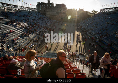 Edinburgh Royal Tattoo vor der Burg von Edinburgh, Edinburgh, Schottland, am 15. September 2017. Stockfoto