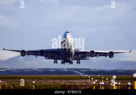 Boeing 747-400 Die Königin der Lüfte Abreise des Flughafens Manchester, England, Grossbritannien Stockfoto