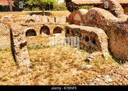 Römische Nekropole columbarium in Ostia Antica - Rom, Italien Stockfoto