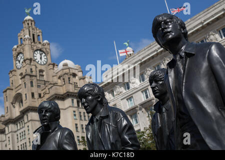 Die Beatles statue am Mersey Docks in Liverpool, England, am 15. September 2017. Stockfoto