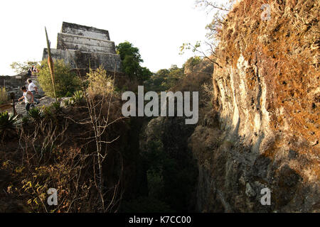 Tepoztlan, Morelos, Mexiko - 2013: Ruinen des Tepozteco Tempels, auf dem Gipfel des Tepozteco Berges. Stockfoto