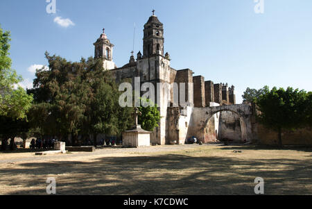 Tepoztlan, Morelos, Mexiko - 2013: Die Parroquia de Nuestra Señora de la Nativiad, im ehemaligen Kloster Dominico de la Natividad. Stockfoto