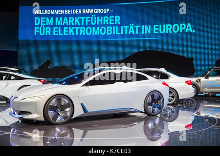 Frankfurt, Deutschland. September 2017. Internationale Automobil-Ausstellung 2017: BMW i-Vision Dynamics, Elektroauto, Konzeptfahrzeug, 4-türiges Coupé. Quelle: Christian Lademann Stockfoto