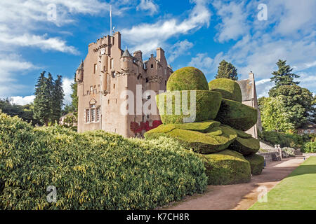 National Trust für Schottland Unterkunft Crathes Castle und Crathes Gardens in der Nähe von Banchory Aberdeenshire Schottland Großbritannien Stockfoto