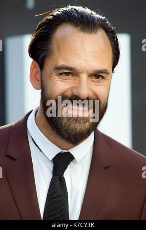 Foto muss Gutgeschrieben © Alpha werden Drücken Sie 080004 05/06/2016 Casper Crump Die Legende von Tarzan Premiere Odeon Leicester Square London Stockfoto