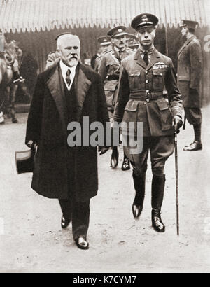 Prinz Albert, rechts mit Monsieur Poincaré, hier im Jahre 1919 gesehen. Prinz Albert, Zukunft Georg VI, 1895 – 1952. König des Vereinigten Königreichs und der Herrschaft des britischen Commonwealth. Raymond Nicolas Landry Poincaré, 1860 – 1934. Französischer Staatsmann, 58. Premierminister von Frankreich und Präsident von Frankreich. Aus dem Krönungsbuch von König Georg VI. Und Königin Elisabeth, erschienen 1937. Stockfoto