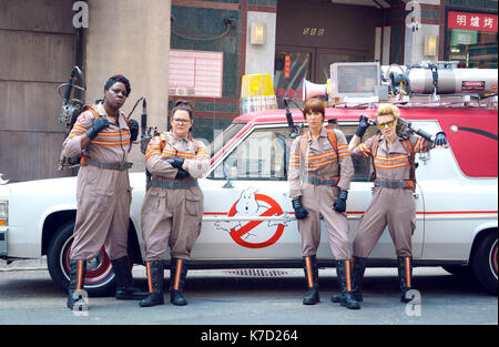 Foto muss Gutgeschrieben © Alpha 070000 Juni 2016 Geisterjäger ist Patty Tolan (Leslie Jones), Abby Yates (Melissa McCarthy), Erin Gilbert (Kristen Wiig) und Jillian Holtzmann (Kate McKinnon) in Columbia Pictures Ghostbusters Film geliefert werden. Stockfoto