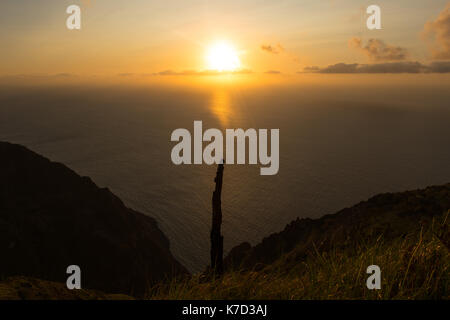 Wenn Sie reisen, können Sie die Sonnenuntergänge sind einer der denkwürdigsten Ansichten, die Sie haben werden. Den Sonnenuntergang auf Madeira sind atemberaubend Stockfoto