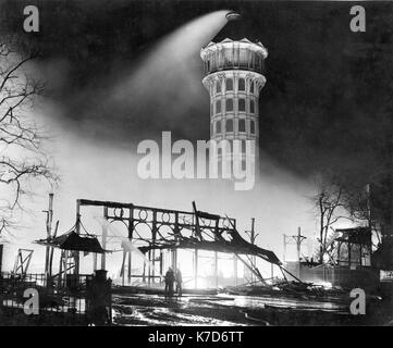 Foto muss Gutgeschrieben © Alpha werden Drücken Sie05000030/11/1936 Der Crystal Palace auf Feuer an Sydenham im Süden Londons. Stockfoto