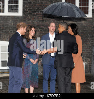 Foto muss Gutgeschrieben © Kate Grün/Alpha Presse 079965 22/04/2016 Prinz Harry, Kate Herzogin von Cambridge Katherine Catherine Middleton, Prinz William Herzog von Cambridge host Präsident Barack Obama und der First Lady Michelle Obama der Vereinigten Staaten von Amerika für ein Abendessen im Kensington Palace in London. Stockfoto