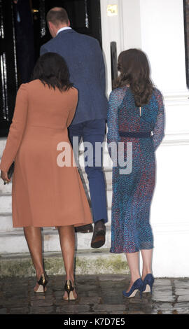 Foto muss Gutgeschrieben © Kate Grün/Alpha Presse 079965 22/04/2016 Kate Herzogin von Cambridge Katherine Catherine Middleton, Prinz William Herzog von Cambridge host First Lady Michelle Obama der Vereinigten Staaten von Amerika für ein Abendessen im Kensington Palace in London. Stockfoto