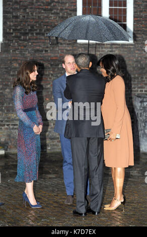 Foto muss Gutgeschrieben © Kate Grün/Alpha Presse 079965 22/04/2016 Kate Herzogin von Cambridge Katherine Catherine Middleton, Prinz William Herzog von Cambridge host Präsident Barack Obama und der First Lady Michelle Obama der Vereinigten Staaten von Amerika für ein Abendessen im Kensington Palace in London. Stockfoto