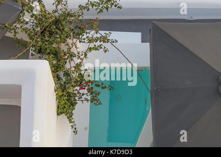 Blick von oben Die Balkone von Santorini, Oia. Stockfoto