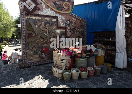 Tepoztlan, Morelos, Mexiko - 2013: Am Wochenende folkloristisch-Markt ist einer der wichtigsten Sehenswürdigkeiten der Stadt. Stockfoto