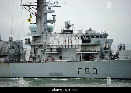 AJAXNETPHOTO. 5. JUNI 2015. PORTSMOUTH, ENGLAND. -TYP 23 KOMMT - HMS ST. ALBANS HAFEN BETRETEN. FOTO: TONY HOLLAND/AJAX REF: DTH150506 38327 Stockfoto